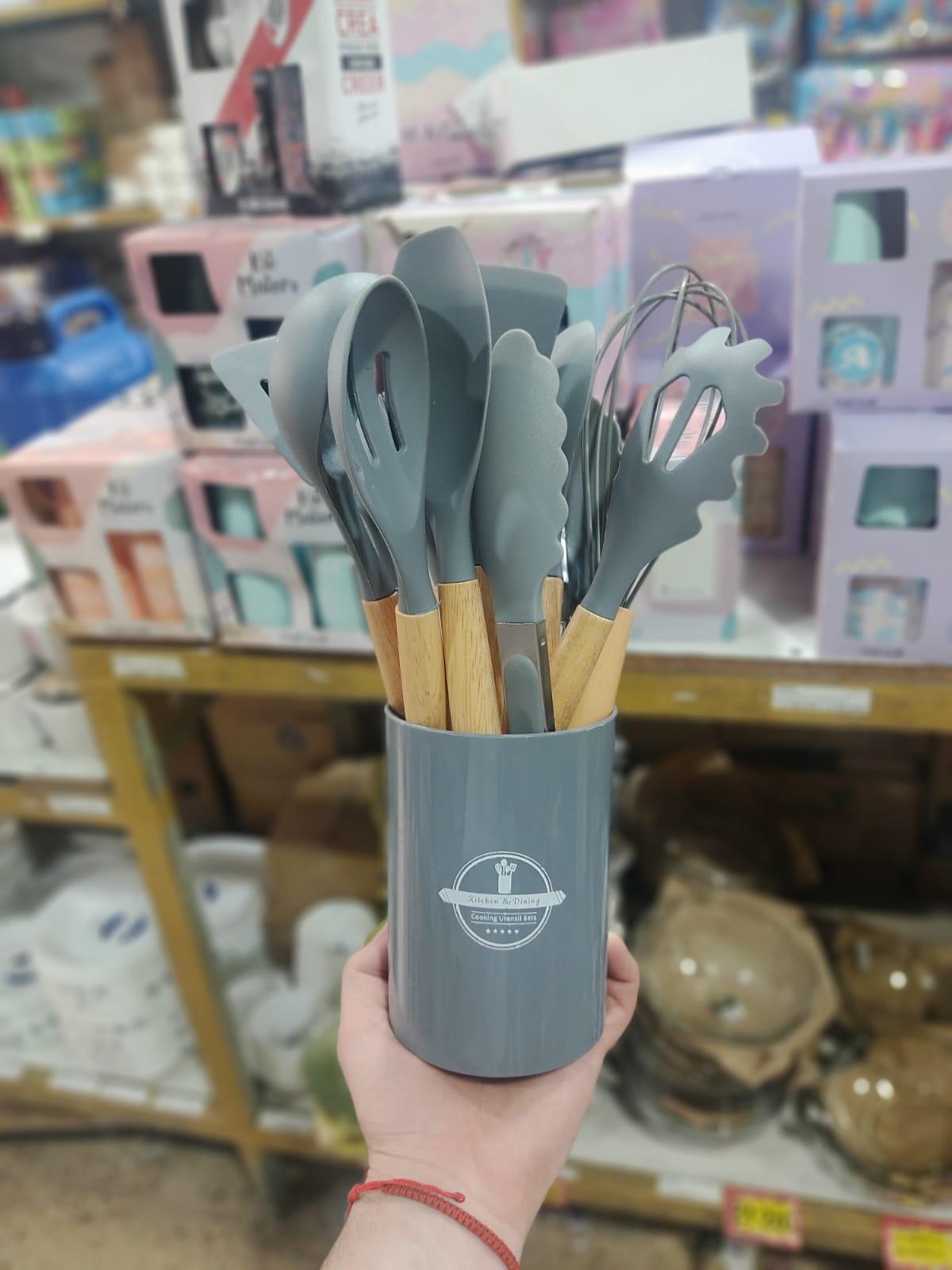 UTENSILIOS MADERA/SILICONA 12PCS        FRASCO PINZA BATIDORES ESPATULAS PINCELES
