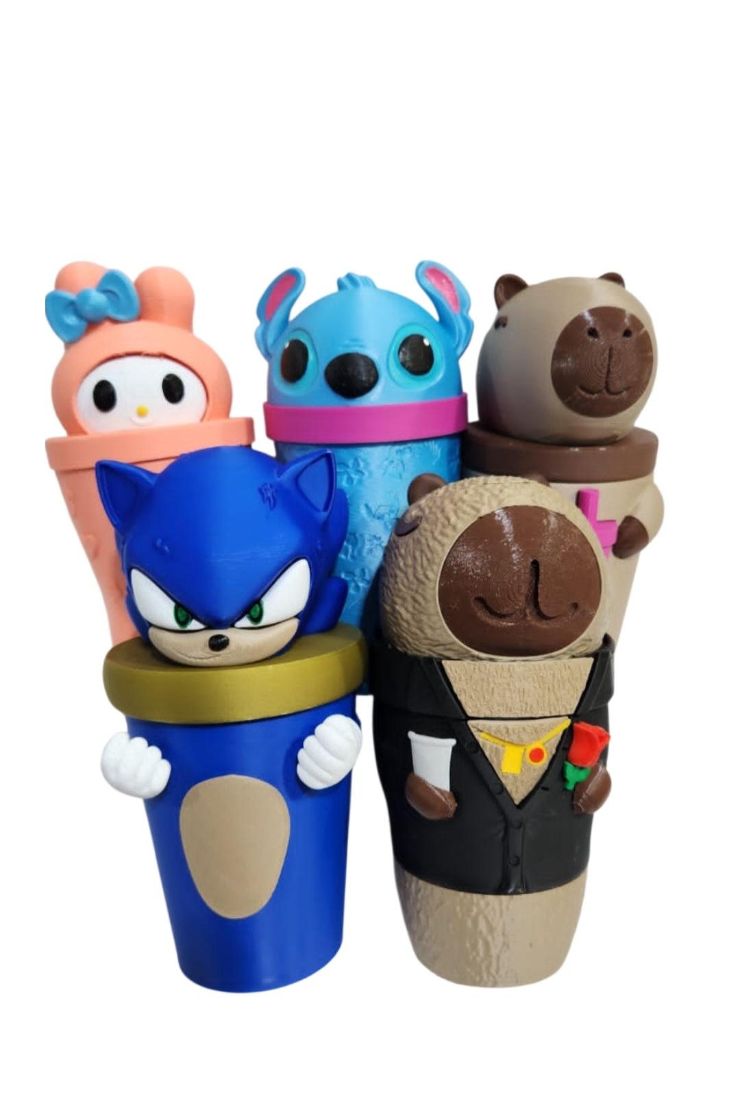 VASO GRANDE 3D C/SORBETE MOTIVOS TV-CAPIBARA STITCH-LABUBU-SONIC  21CM ALTURA