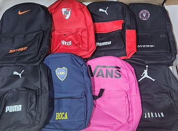 MOCHILAS 18 PULGADAS ESTAMPADAS 45X30X10CM