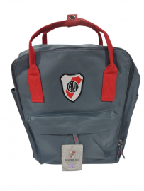 QM.MOCHILAS RIVER PLATE MOCRP06 36X30X10CM -2CIERRES C/BOLSILLOS LATERALES ORIGINAL